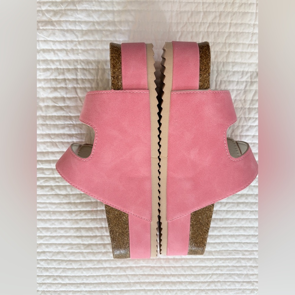 PRELOVED barely worn Simply Southern SZ 9 Pink Double-Buckle Slide Sandals - Picture 2 of 6